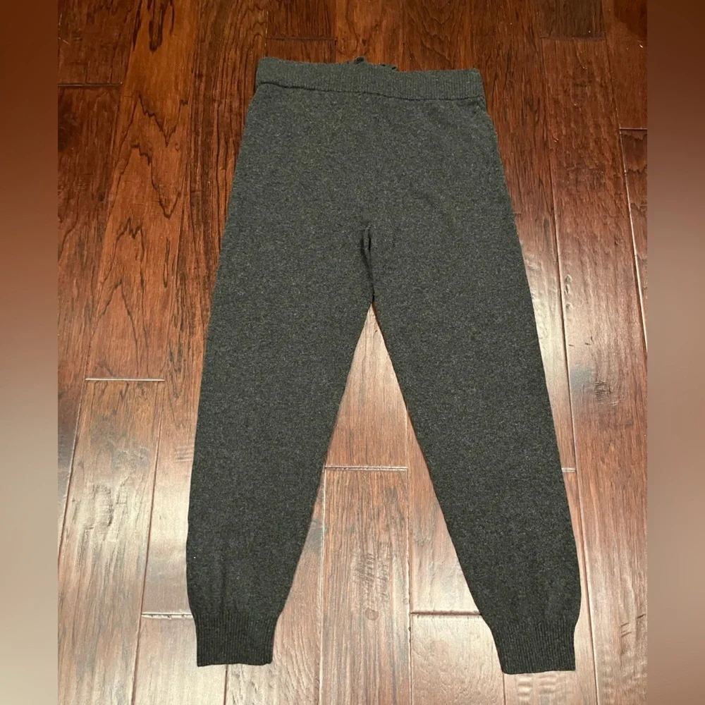The Coziest Cashmere Blend Hoodie and Jogger Set Size Large - Picture 3 of 10